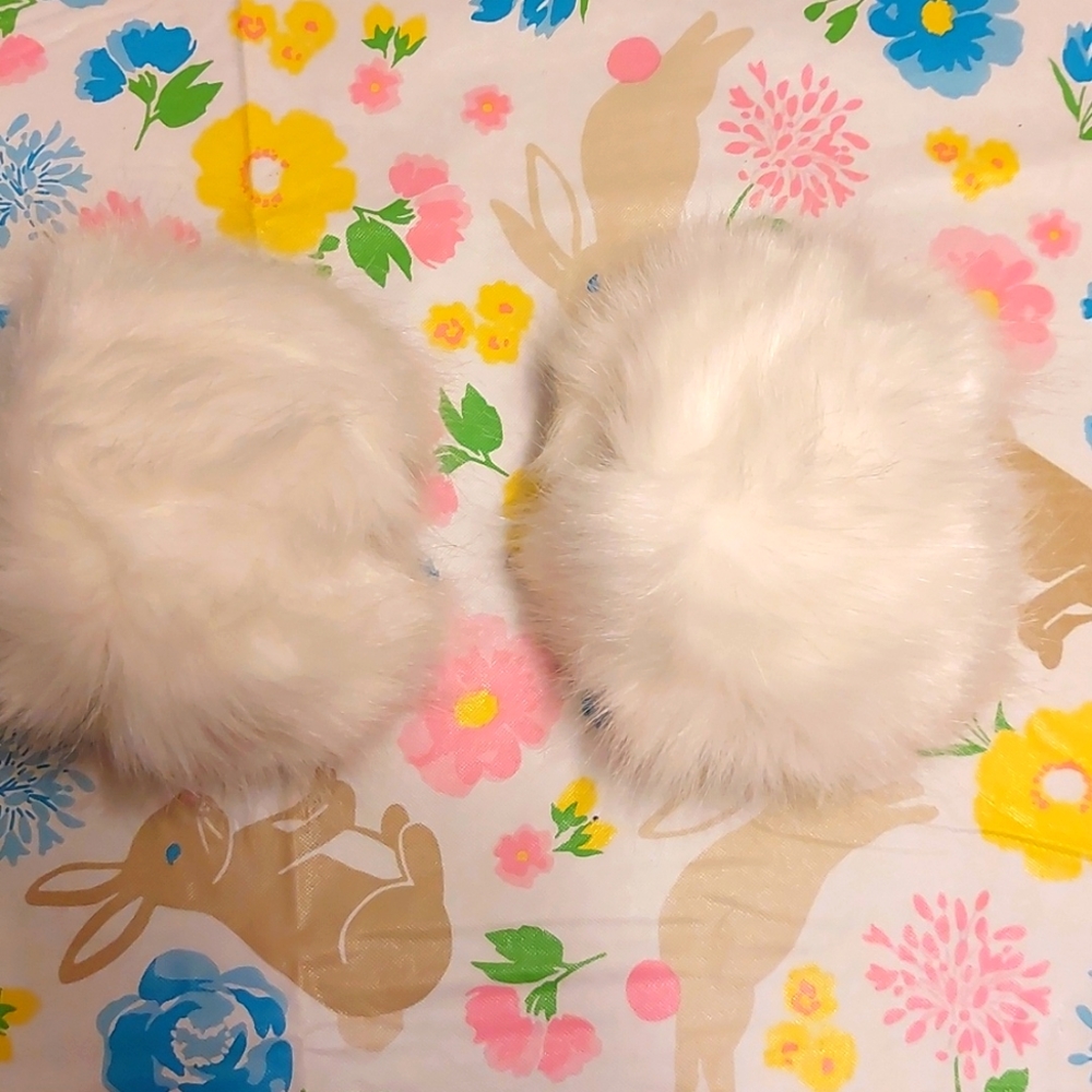 White pom wrist warmers
